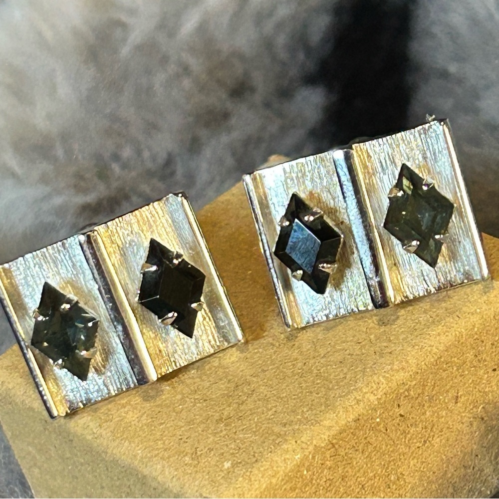 Vintage gentlemen’s smoky gray glass stone tilt cuff links